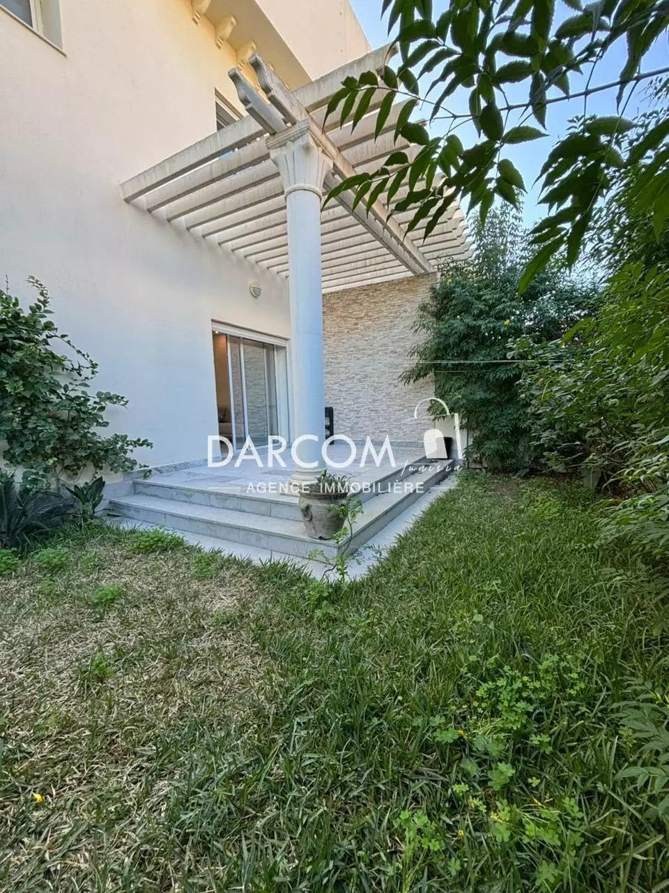 A vendre Duplex S+4 à chotrana 1 la soukra