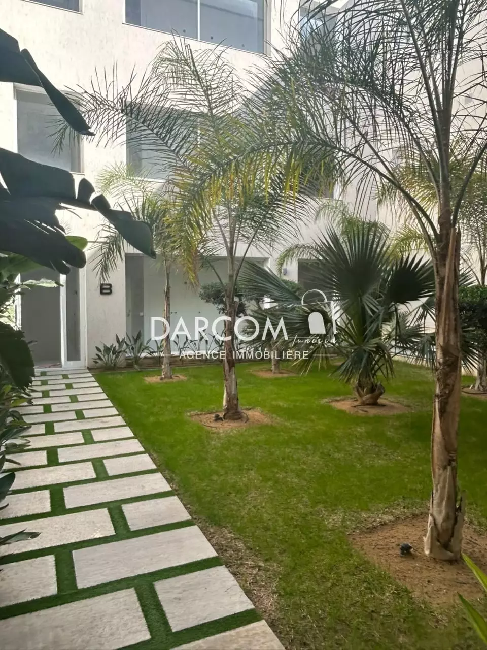 A vendre Luxueux S+4 à la soukra Chotrana II